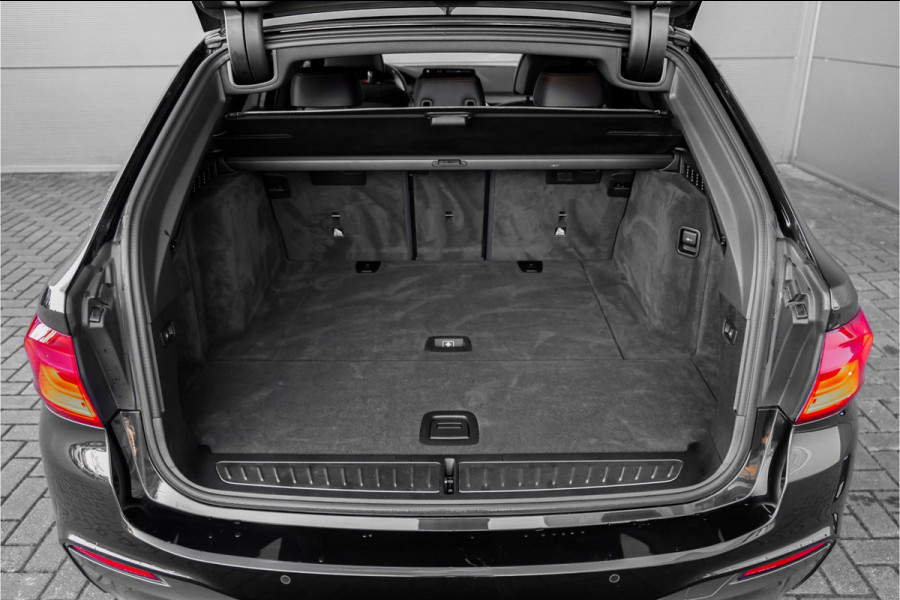 BMW 5 Serie Touring 530i High Ex M-Sport Pano HUD Camera Memory Seats