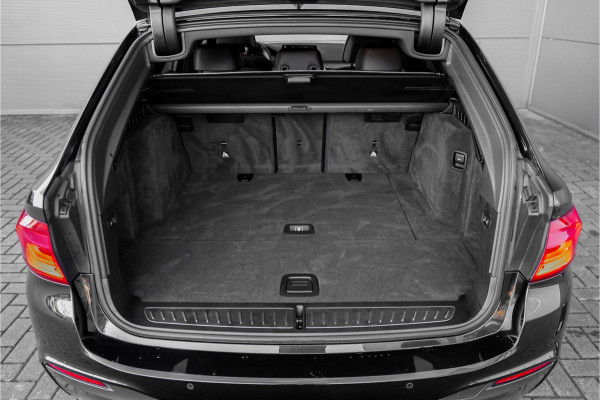 BMW 5 Serie Touring 530i High Ex M-Sport Pano HUD Camera Memory Seats