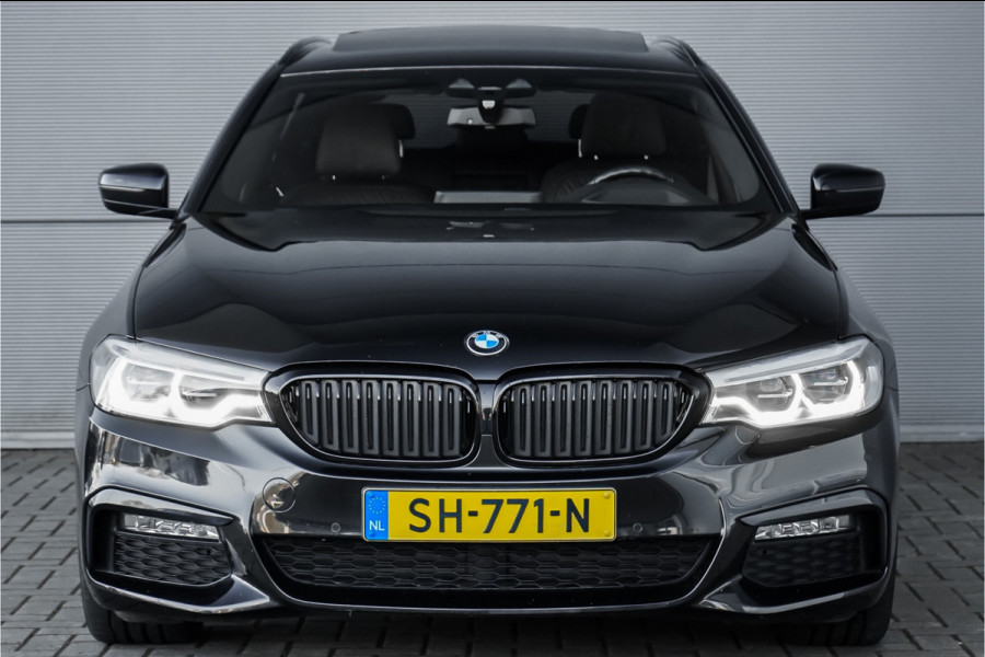 BMW 5 Serie Touring 530i High Ex M-Sport Pano HUD Camera Memory Seats