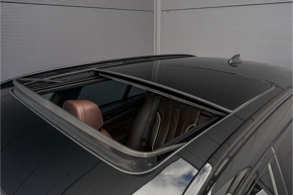 BMW 5 Serie Touring 530i High Ex M-Sport Pano HUD Camera Memory Seats