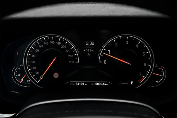 BMW 5 Serie Touring 530i High Ex M-Sport Pano HUD Camera Memory Seats