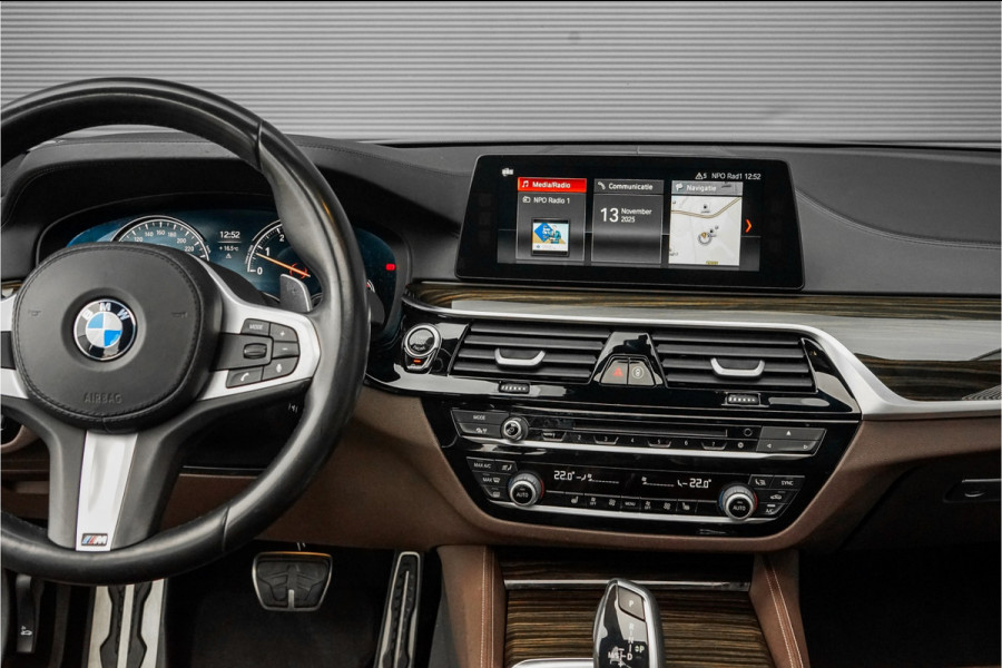 BMW 5 Serie Touring 530i High Ex M-Sport Pano HUD Camera Memory Seats