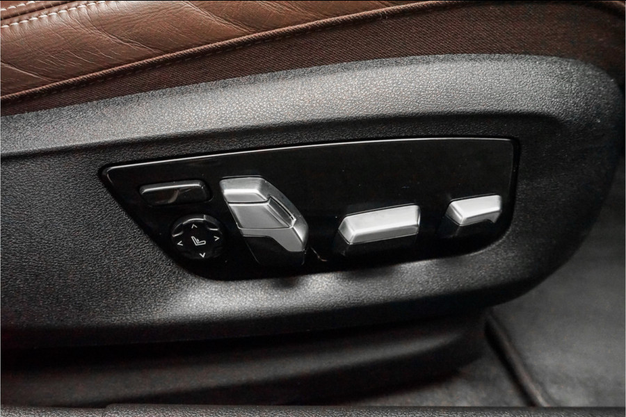 BMW 5 Serie Touring 530i High Ex M-Sport Pano HUD Camera Memory Seats