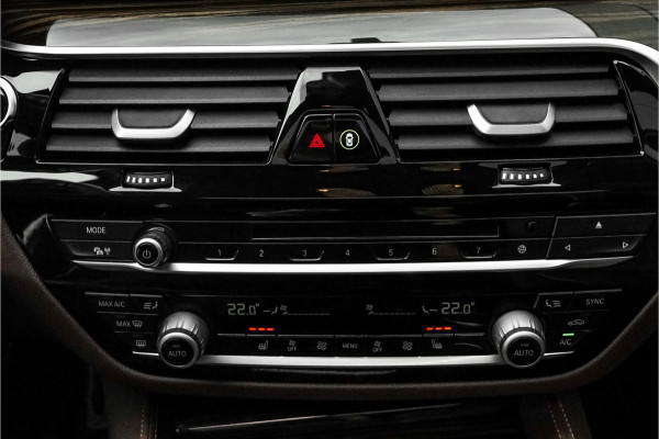 BMW 5 Serie Touring 530i High Ex M-Sport Pano HUD Camera Memory Seats