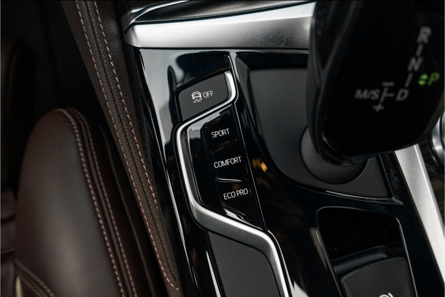 BMW 5 Serie Touring 530i High Ex M-Sport Pano HUD Camera Memory Seats