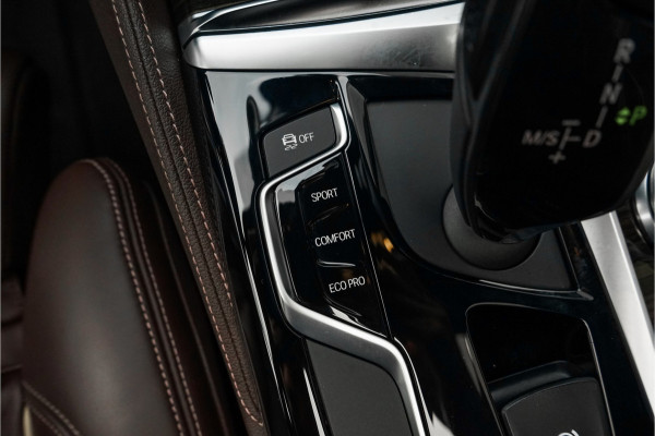 BMW 5 Serie Touring 530i High Ex M-Sport Pano HUD Camera Memory Seats