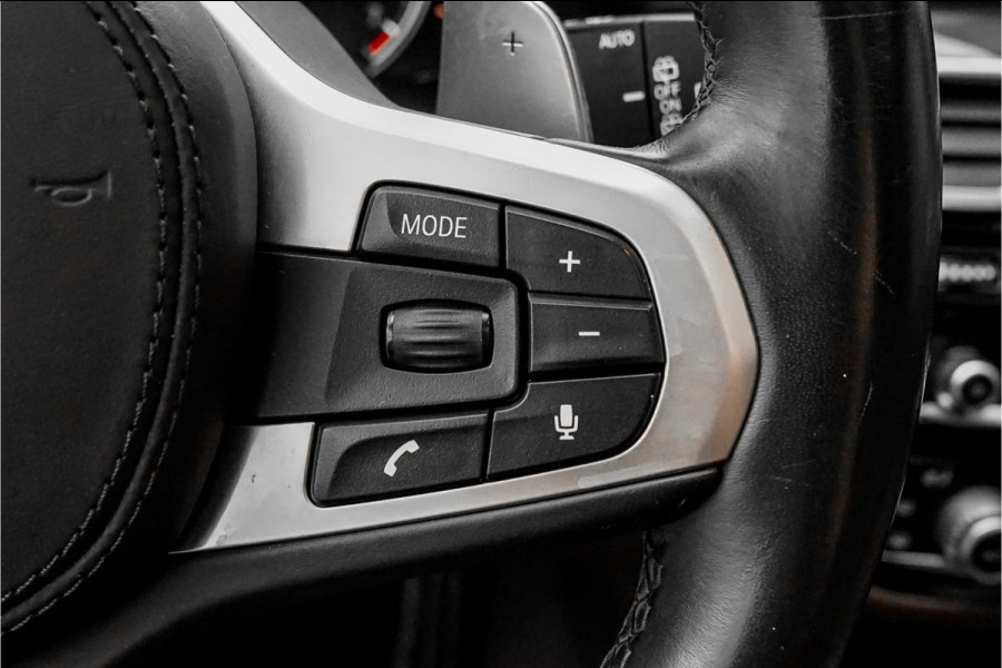 BMW 5 Serie Touring 530i High Ex M-Sport Pano HUD Camera Memory Seats