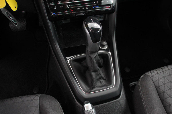 Volkswagen T-Cross 1.0 TSI 110 pk DSG Life Plus | Navigatie | Apple Carplay/Android Auto | Adaptive Cruise Control | Lane Assist | Camera | Parkeersensoren | Stoelverwarming | DAB