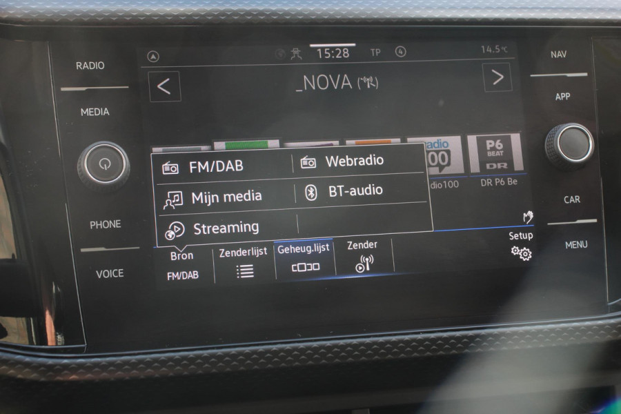 Volkswagen T-Cross 1.0 TSI 110 pk DSG Life Plus | Navigatie | Apple Carplay/Android Auto | Adaptive Cruise Control | Lane Assist | Camera | Parkeersensoren | Stoelverwarming | DAB