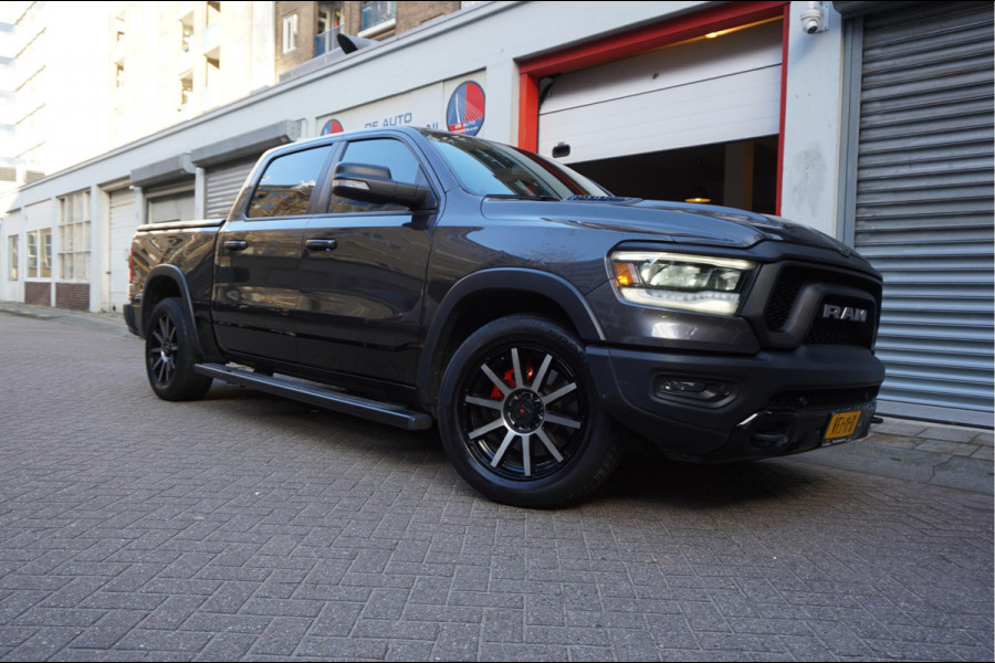Dodge Ram 1500 5.7 V8 4x4 Crew Cab Rebel Sport Off-Road | Black Line | Luchtvering | Panoramadak | Groot Navi | Apple CarPlay | Keyless | 20inch | Harman Kardon | Full LED | LPG onderbouw | excl BTW