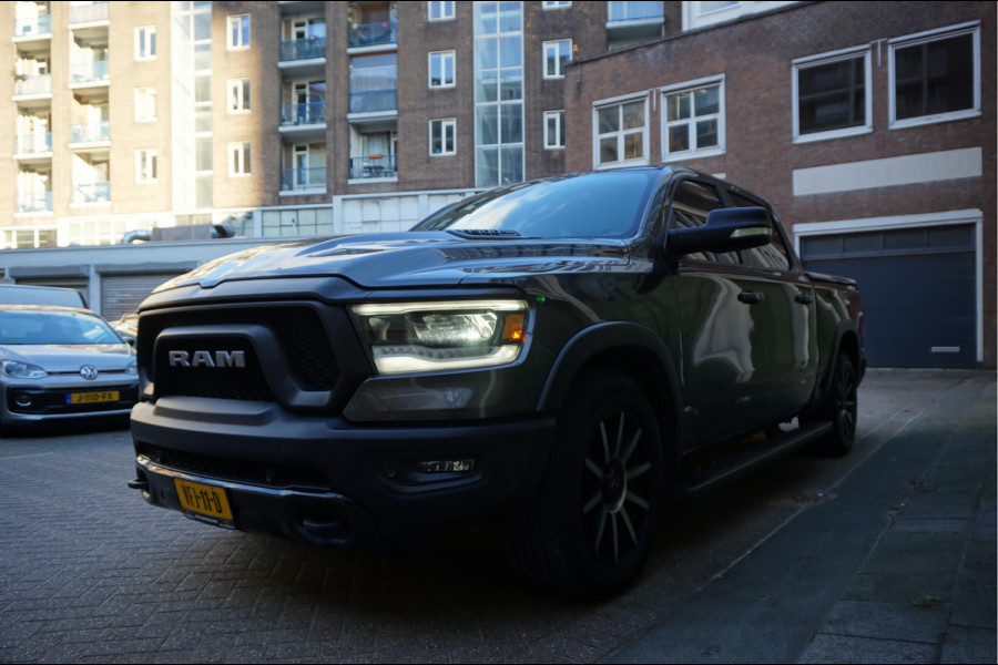Dodge Ram 1500 5.7 V8 4x4 Crew Cab Rebel Sport Off-Road | Black Line | Luchtvering | Panoramadak | Groot Navi | Apple CarPlay | Keyless | 20inch | Harman Kardon | Full LED | LPG onderbouw | excl BTW