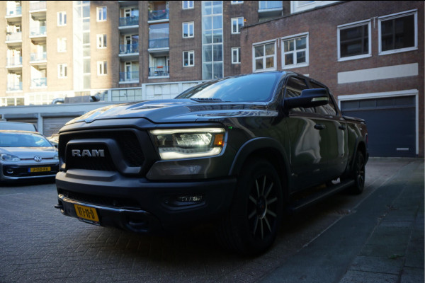 Dodge Ram 1500 5.7 V8 4x4 Crew Cab Rebel Sport Off-Road | Black Line | Luchtvering | Panoramadak | Groot Navi | Apple CarPlay | Keyless | 20inch | Harman Kardon | Full LED | LPG onderbouw | excl BTW