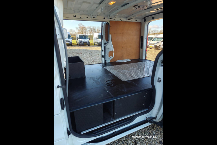 Renault Trafic 2.0 dCi 120 PK T29 EURO 6 , 1e Eig. 2x Schuifdeur , Apk feb. 2027 , Werkplaats inrichting.