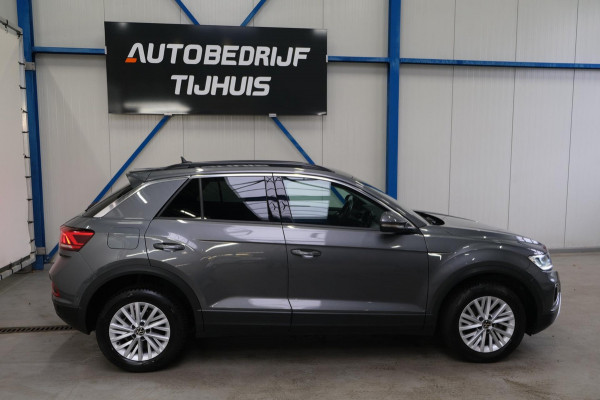 Volkswagen T-Roc 1.5 TSI Life Business Automaat - Virtual Display, Airco, Camera, Carplay, PDC.