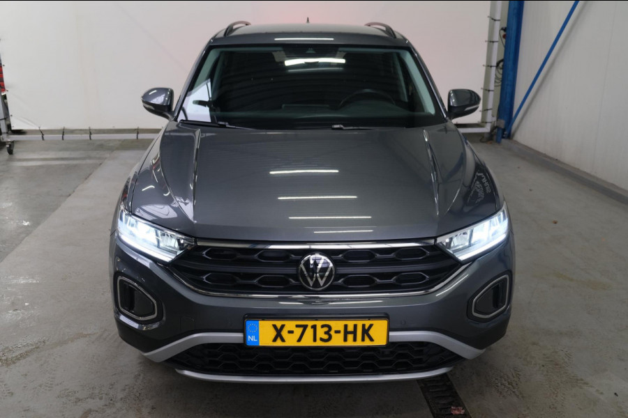 Volkswagen T-Roc 1.5 TSI Life Business Automaat - Virtual Display, Airco, Camera, Carplay, PDC.
