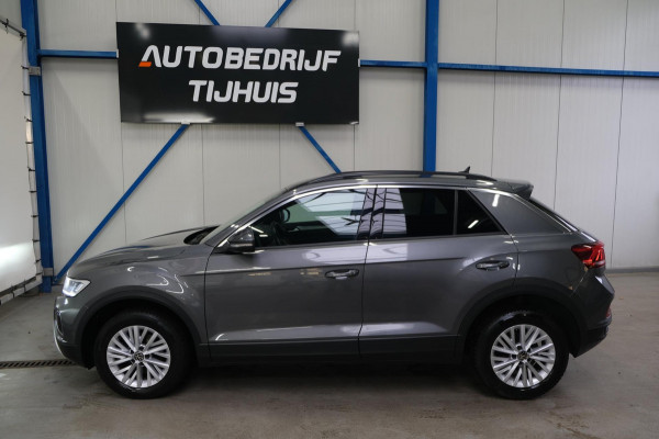 Volkswagen T-Roc 1.5 TSI Life Business Automaat - Virtual Display, Airco, Camera, Carplay, PDC.