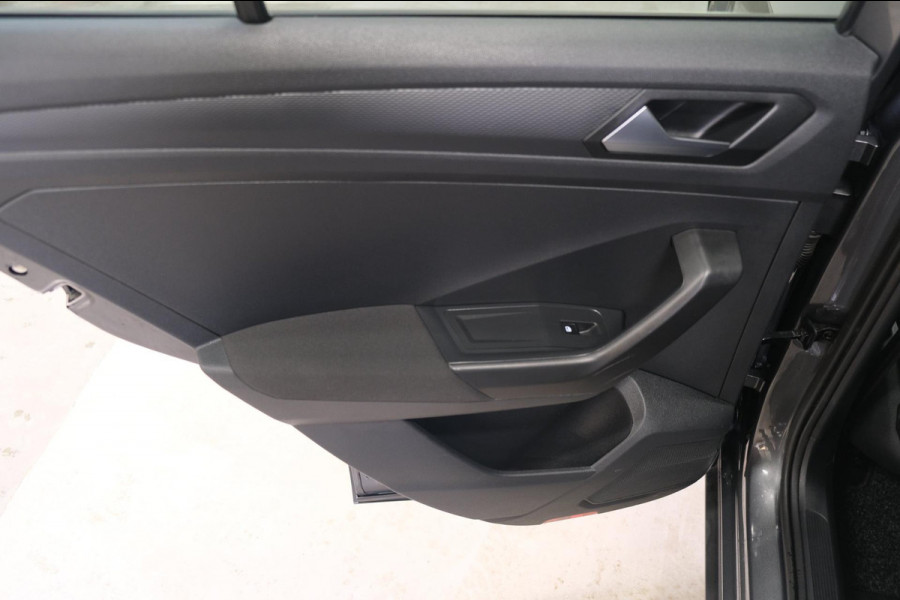 Volkswagen T-Roc 1.5 TSI Life Business Automaat - Virtual Display, Airco, Camera, Carplay, PDC.