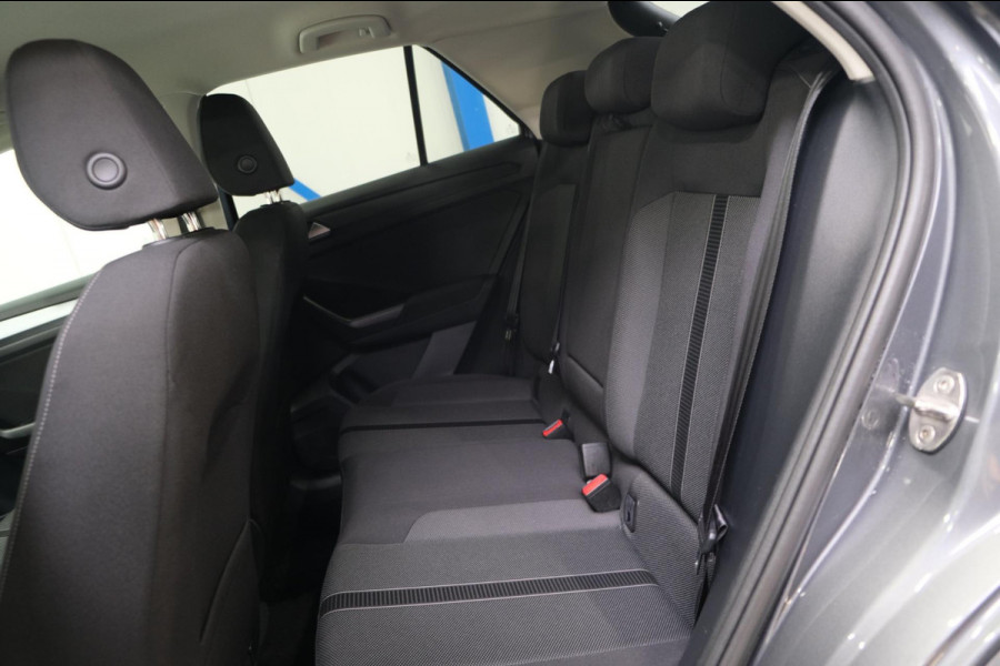 Volkswagen T-Roc 1.5 TSI Life Business Automaat - Virtual Display, Airco, Camera, Carplay, PDC.