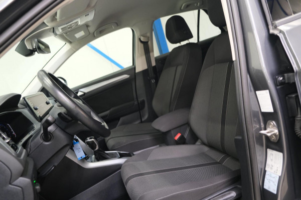 Volkswagen T-Roc 1.5 TSI Life Business Automaat - Virtual Display, Airco, Camera, Carplay, PDC.