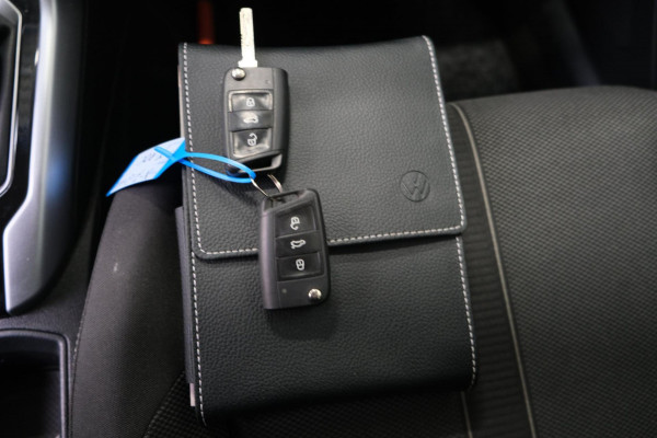 Volkswagen T-Roc 1.5 TSI Life Business Automaat - Virtual Display, Airco, Camera, Carplay, PDC.