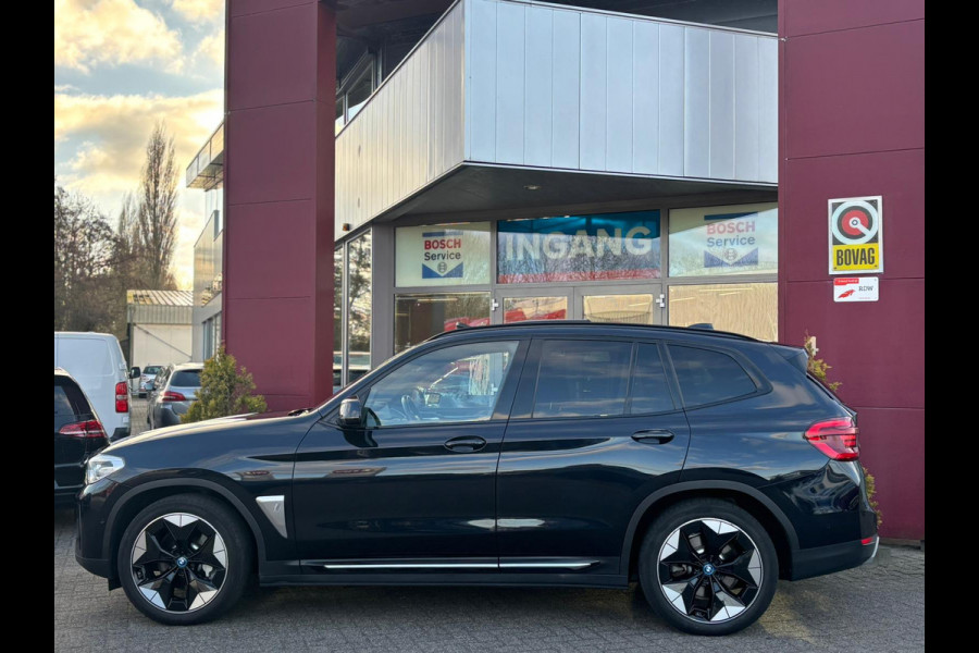 BMW iX3 Executive 80 kWh | Leder | Pano | AppleCarplay | Camera