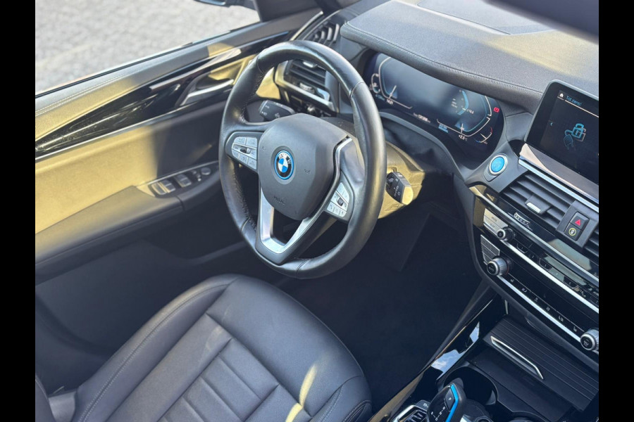 BMW iX3 Executive 80 kWh | Leder | Pano | AppleCarplay | Camera