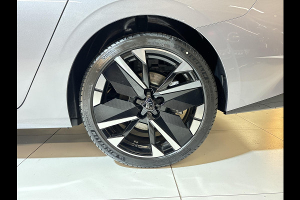 Peugeot 308 SW 1.6 Plug-in Hybrid 195 GT .