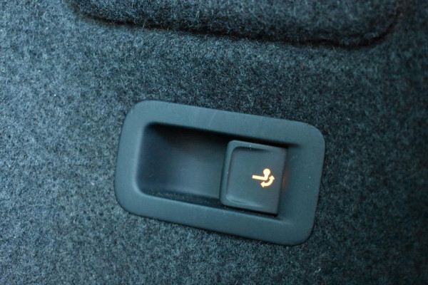 Škoda Karoq 1.5 TSI ACT Sportline | MJ21 | TREKHAAK | CAMERA | VIRTUAL | NAP | APPLE CARPLAY | ANDROID AUTO