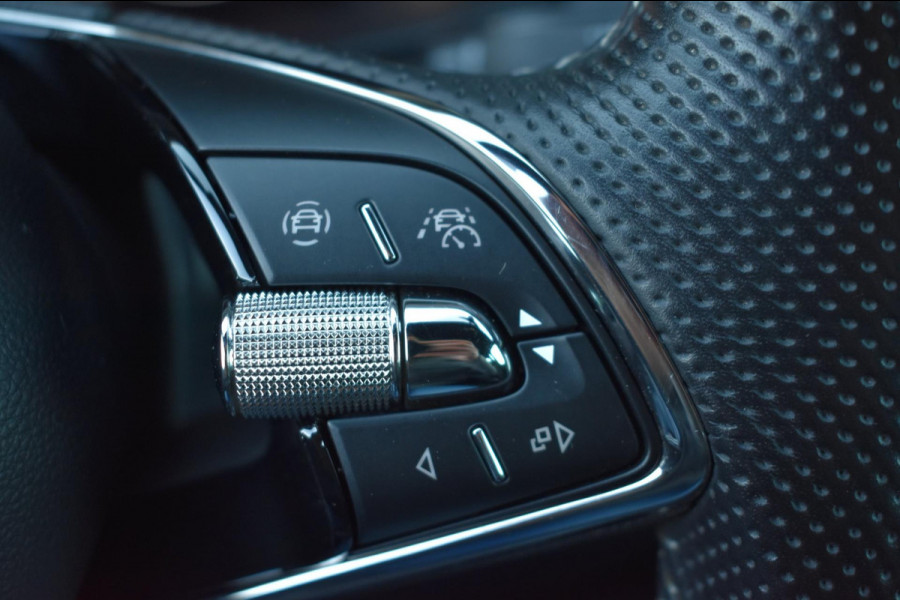 Škoda Karoq 1.5 TSI ACT Sportline | MJ21 | TREKHAAK | CAMERA | VIRTUAL | NAP | APPLE CARPLAY | ANDROID AUTO