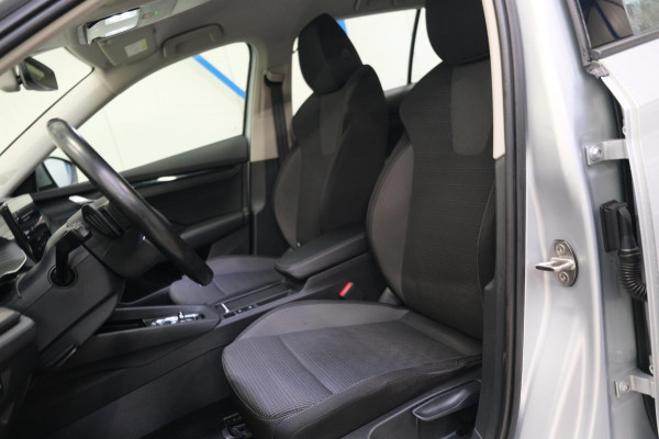 Škoda Octavia Combi 1.0 e-TSI Ambition - N.A.P. Airco, Navi, Trekhaak, PDC