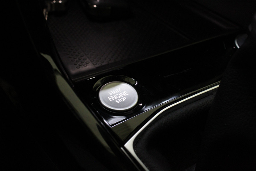 Volkswagen T-Cross 1.0 TSI Style Business Premium Automaat/Camera/IQ-LED/18inch/Luxe interieur/Adapt.cruise/Smoky Gray Metallic kleur