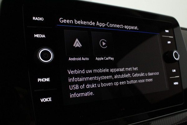 Volkswagen T-Cross 1.0 TSI Style Business Premium Automaat/Camera/IQ-LED/18inch/Luxe interieur/Adapt.cruise/Smoky Gray Metallic kleur