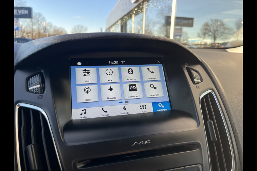 Ford FOCUS Wagon 1.5 EcoBoost Titanium 150pk/110kW 6-bak | Trekhaak | 18'' | Bi-Xenon |