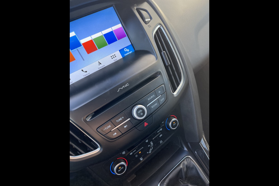 Ford FOCUS Wagon 1.5 EcoBoost Titanium 150pk/110kW 6-bak | Trekhaak | 18'' | Bi-Xenon |