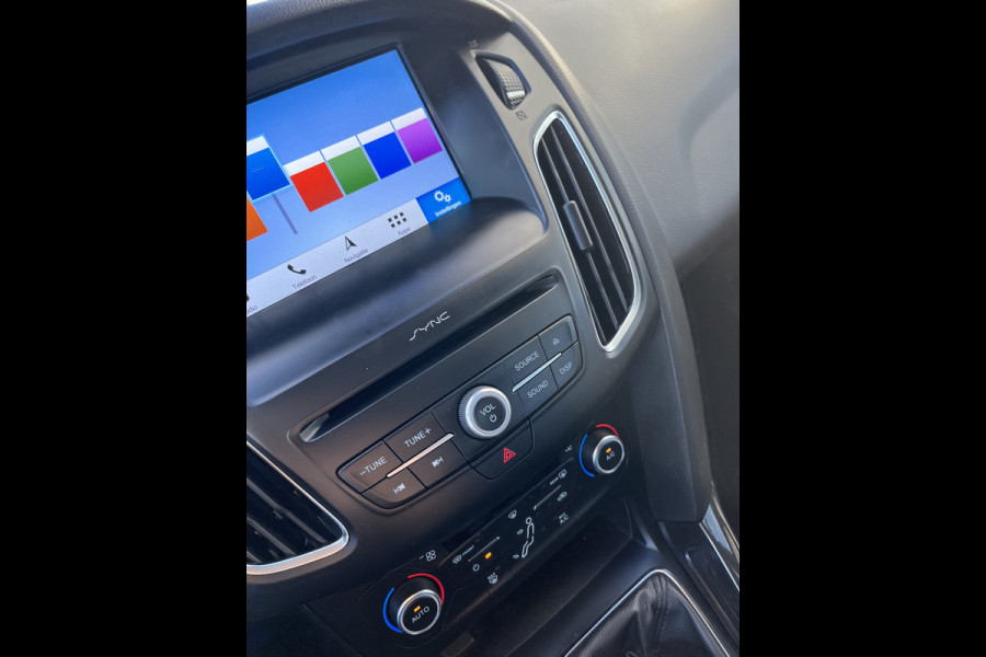 Ford FOCUS Wagon 1.5 EcoBoost Titanium 150pk/110kW 6-bak | Trekhaak | 18'' | Bi-Xenon |