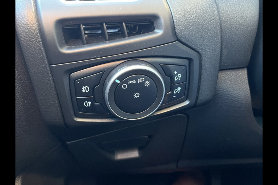 Ford FOCUS Wagon 1.5 EcoBoost Titanium 150pk/110kW 6-bak | Trekhaak | 18'' | Bi-Xenon |