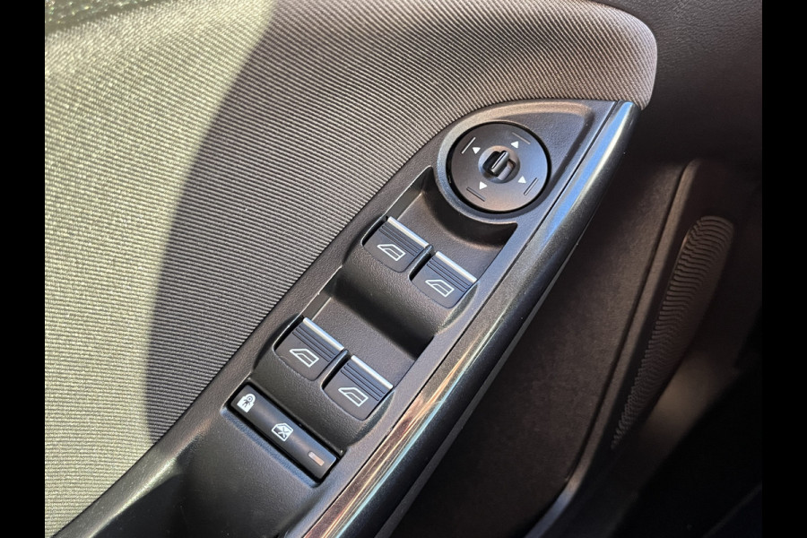 Ford FOCUS Wagon 1.5 EcoBoost Titanium 150pk/110kW 6-bak | Trekhaak | 18'' | Bi-Xenon |