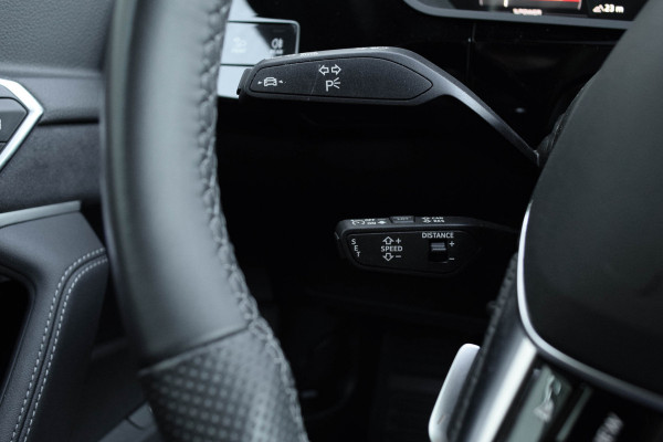 Audi e-tron S Quattro / 2x S-line/ Luchtvering/ Standkachel/ Head-Up Display/ Trekhaak/ 371kW (505PK)