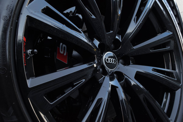 Audi e-tron S Quattro / 2x S-line/ Luchtvering/ Standkachel/ Head-Up Display/ Trekhaak/ 371kW (505PK)