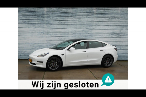 Tesla Model 3 Standard Trekhaak Navigatie Pano Leer Camera