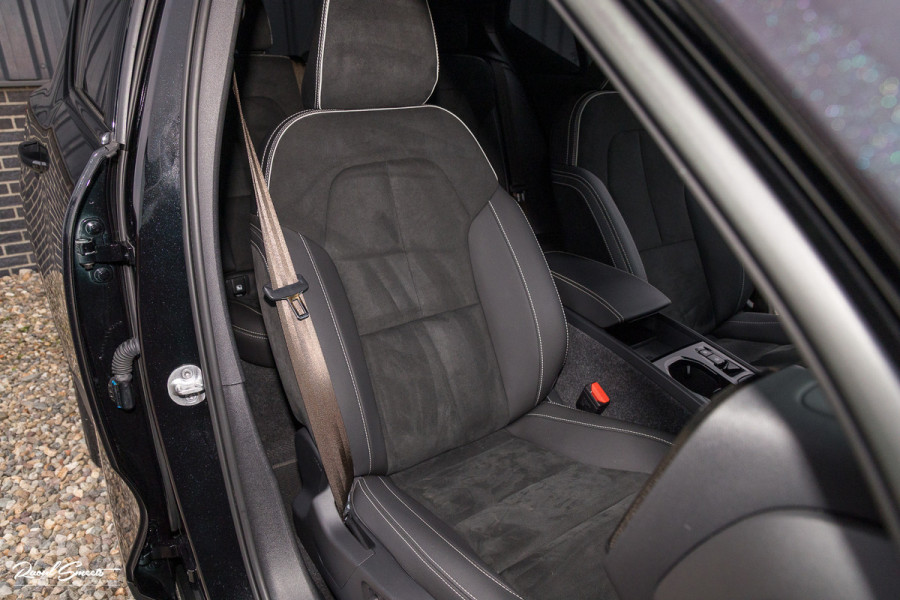 Volvo XC40 1.5 T4 Plug-in hybrid Plus Dark | Adaptieve cruise | Memory | Blis | Harman Kardon |