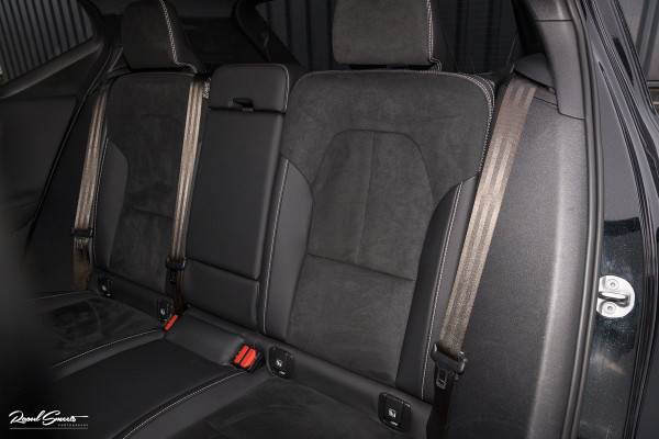 Volvo XC40 1.5 T4 Plug-in hybrid Plus Dark | Adaptieve cruise | Memory | Blis | Harman Kardon |