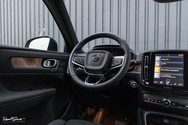Volvo XC40 1.5 T4 Plug-in hybrid Plus Dark | Adaptieve cruise | Memory | Blis | Harman Kardon |