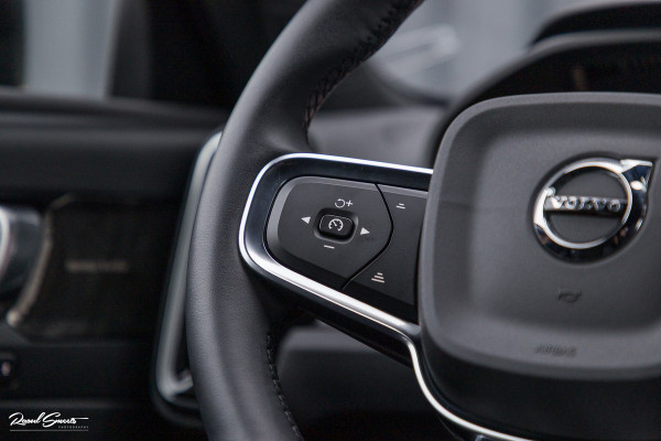 Volvo XC40 1.5 T4 Plug-in hybrid Plus Dark | Adaptieve cruise | Memory | Blis | Harman Kardon |