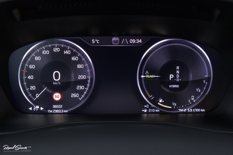 Volvo XC40 1.5 T4 Plug-in hybrid Plus Dark | Adaptieve cruise | Memory | Blis | Harman Kardon |