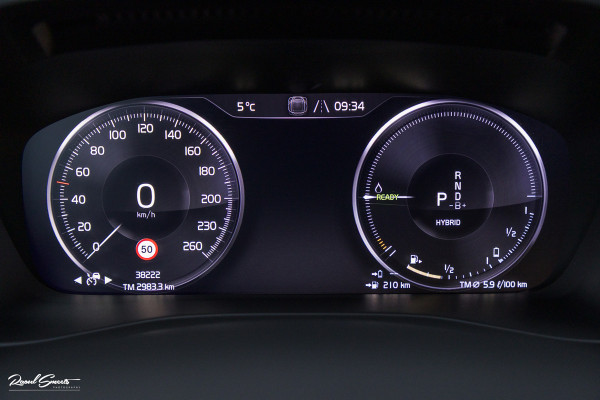 Volvo XC40 1.5 T4 Plug-in hybrid Plus Dark | Adaptieve cruise | Memory | Blis | Harman Kardon |