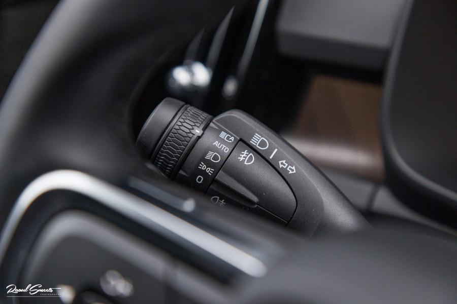 Volvo XC40 1.5 T4 Plug-in hybrid Plus Dark | Adaptieve cruise | Memory | Blis | Harman Kardon |