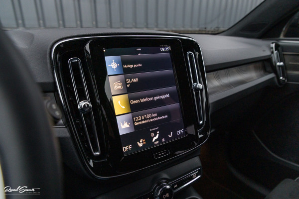 Volvo XC40 1.5 T4 Plug-in hybrid Plus Dark | Adaptieve cruise | Memory | Blis | Harman Kardon |