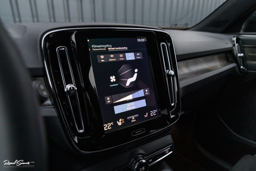 Volvo XC40 1.5 T4 Plug-in hybrid Plus Dark | Adaptieve cruise | Memory | Blis | Harman Kardon |