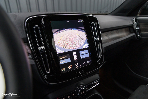 Volvo XC40 1.5 T4 Plug-in hybrid Plus Dark | Adaptieve cruise | Memory | Blis | Harman Kardon |